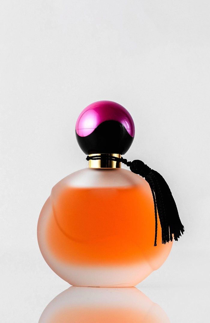 Basic - Perfume photography - Image 2